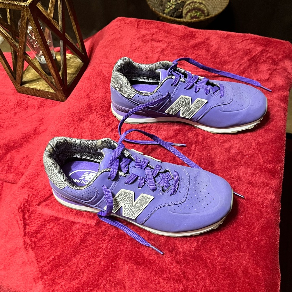 New balance women’s size 6 sneakers, purple.